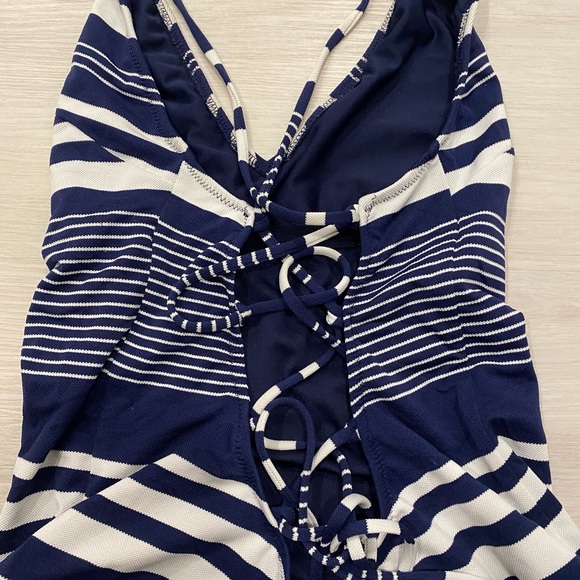 Oysho one piece tie back bathing suit - Size Large - Picture 3 of 5